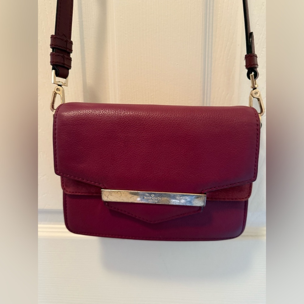 Kate Spade New York Carmel Court Kaela crossbody bag in Burgundy